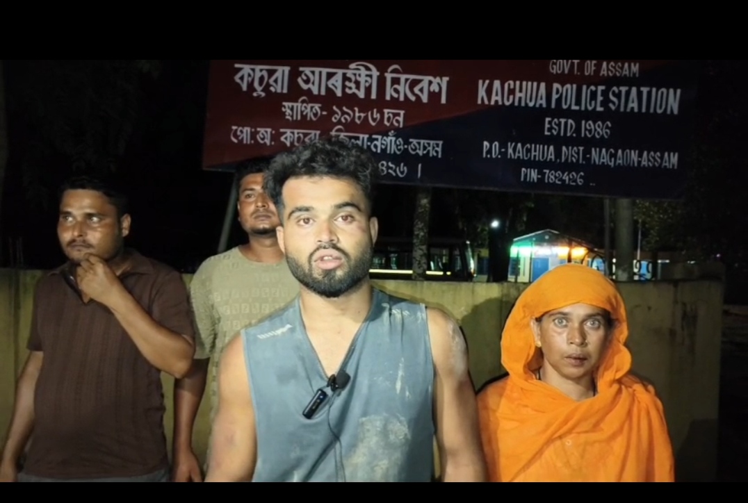 কচুৱাত বনকৰ্মী আৰু যুৱকৰ মাজত প্ৰচণ্ড মাৰপিটত আহত বনকৰ্মী আৰু যুৱক।