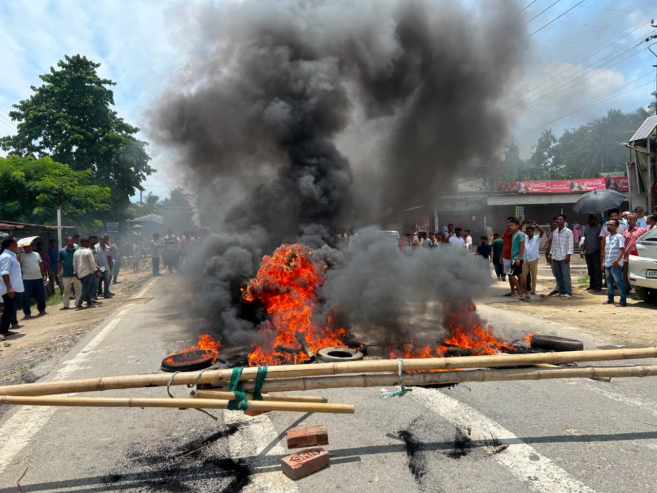 বিজেপি বিধায়ক ৰমাকান্ত দেউৰীৰ বিৰুদ্ধে ৰাইজৰ ক্ষোভ