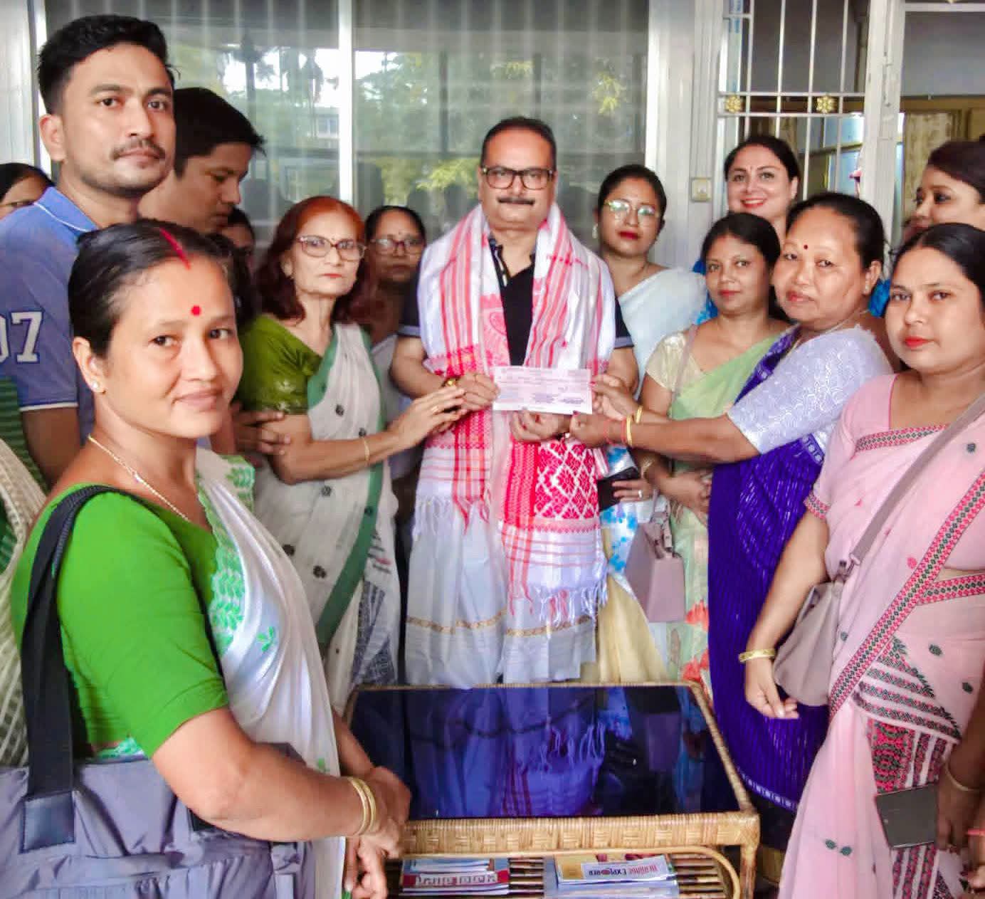 অসম ৰাজ্যিক গ্রামীণ জীৱিকা অভিযান,বঢ়মপুৰ উন্নয়ন খণ্ডৰ উদ্যোগত বানপীড়িত ৰাইজৰ