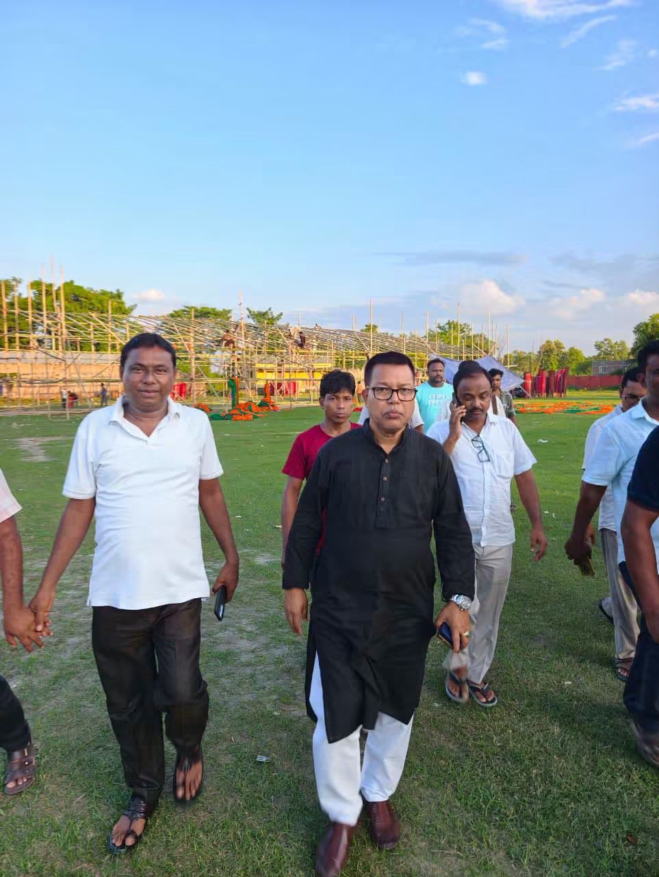 নগাঁও লোকসভাৰ অন্তৰ্গত ৰূপহী সমষ্টিৰ বৰালিমাৰী পঞ্চায়তৰ খেলপথাৰত ভাৰতৰ যশস্বী প্ৰধানমন্ত্ৰী শ্ৰী নৰেন্দ্ৰ মোদী মন কী বাত অনুষ্ঠান শ্ৰৱণ কৰিবলৈ কেবিনেট মন্ত্ৰী শ্ৰীযুত পীয়ুষ হাজৰীকা ১০.৩০ বজাত আহি খেলপথাৰত উপস্থিত হ’ব।